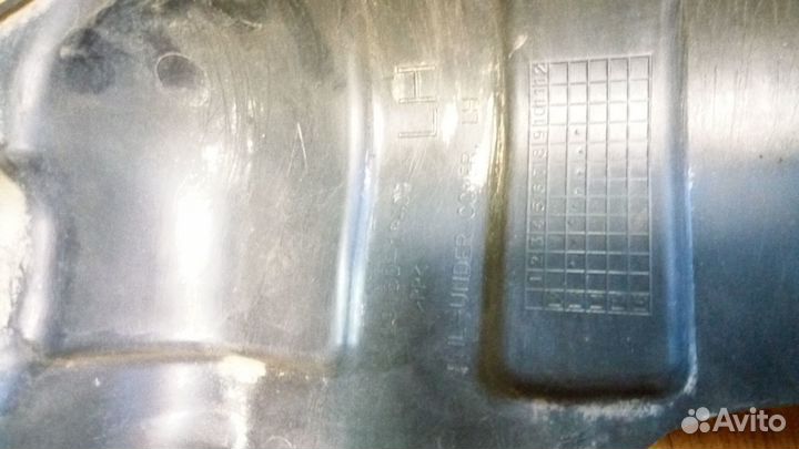 Пыльник моторного отсека левый на Солярис 1