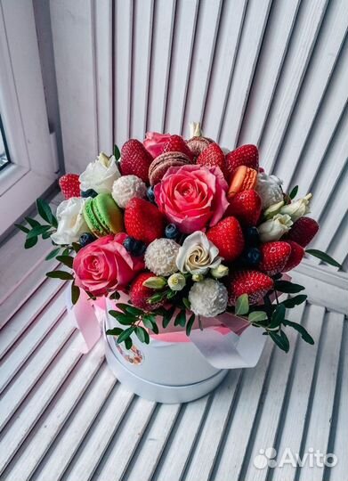 Съедобные букеты из клубники