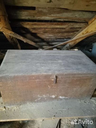 Сундук деревянный