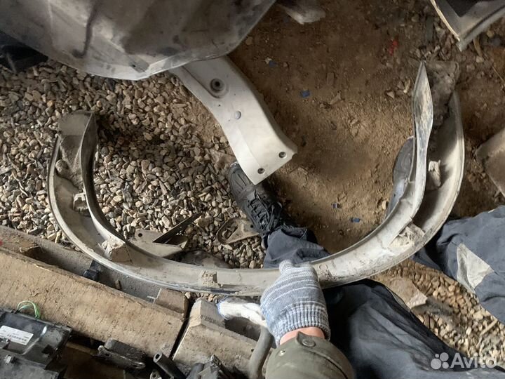 Молдинг заднего левого крыла Transit 00-14 Транзит