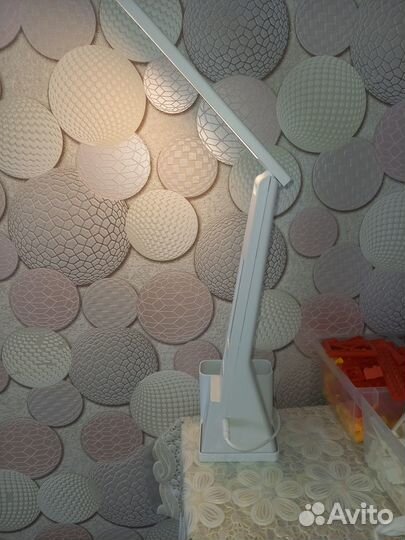 Светодиодная настольная лампа