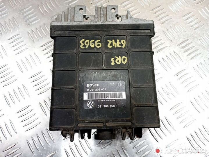 Блок управления двигателем Volkswagen Passat B4