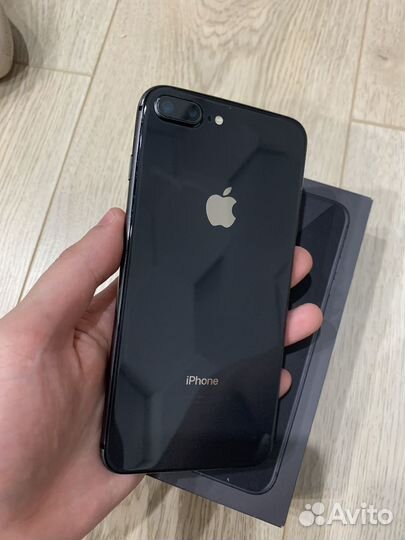 iPhone 8 Plus, 64 ГБ