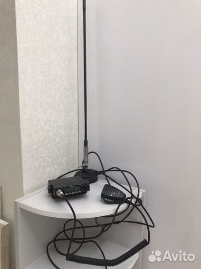 Автомобильная рация с антенной