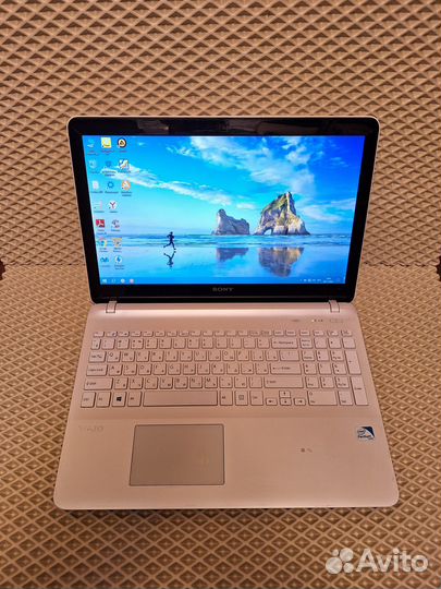 Белоснежный Фирменный Sony + SSD диск