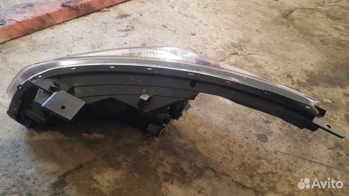 Правая фара на кио рио 4 б/у 92102H0000