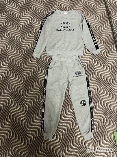 Спортивный костюм