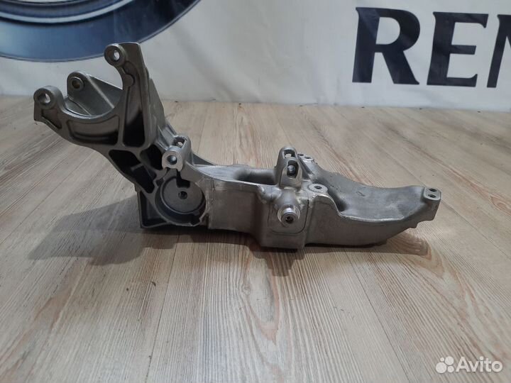 Кронштейн крепление навесного оборудования площадк