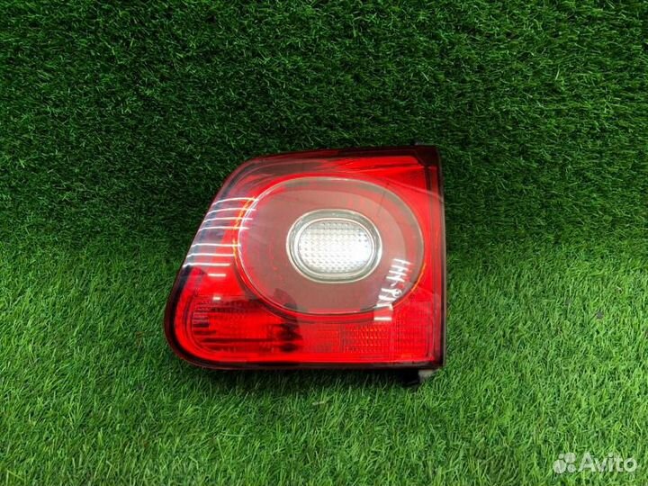 Фонарь крышки багажника правый Volkswagen Tiguan