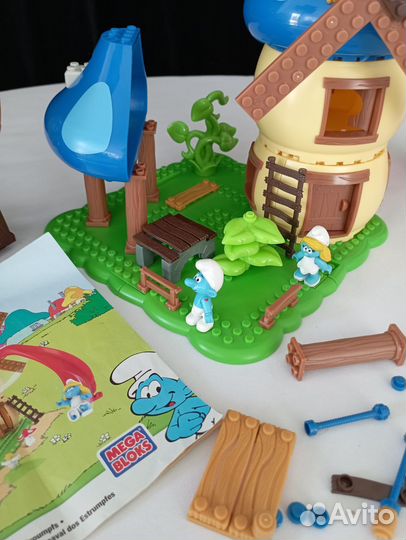 Конструктор Books Smurfs Карнавал смурфов