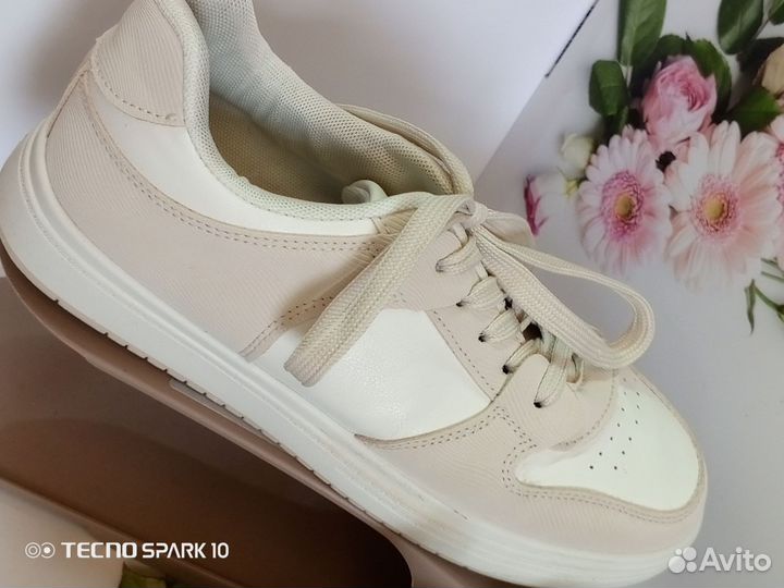 Кроссовки женские размер 40