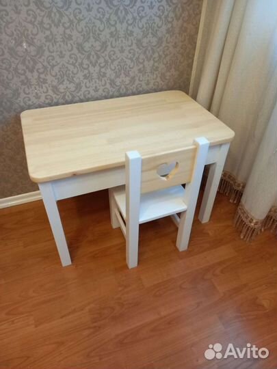 Стол и стульчики из массива дерева