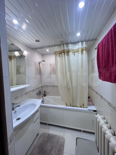 4-к. квартира, 85 м², 1/9 эт.