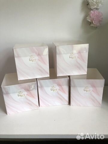 Розовая подарочная квадратная коробка с крышкой