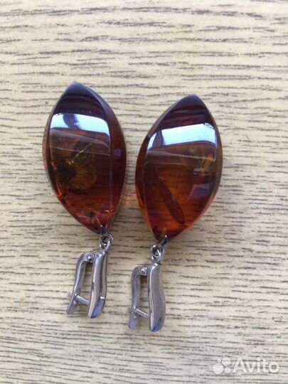 Серебряные серьги с янтарем