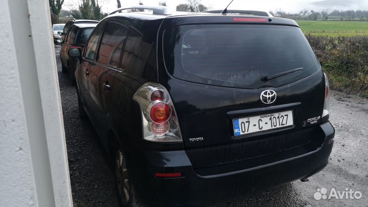 Бампер задний toyota corolla verso 2 2006