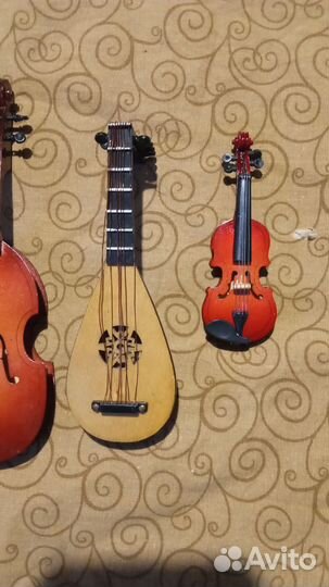 Миниатюрные музыкальные инструменты коллекция