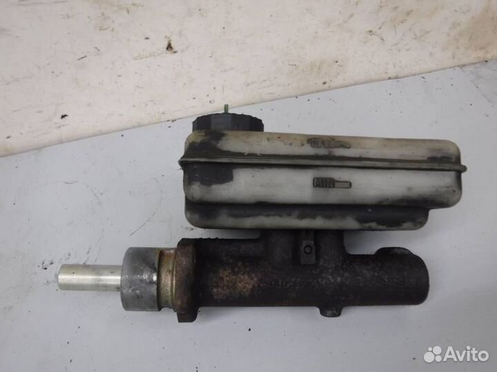 Цилиндр тормозной главный