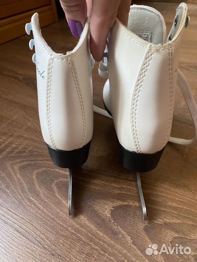 Коньки фигурные детские 30 размер