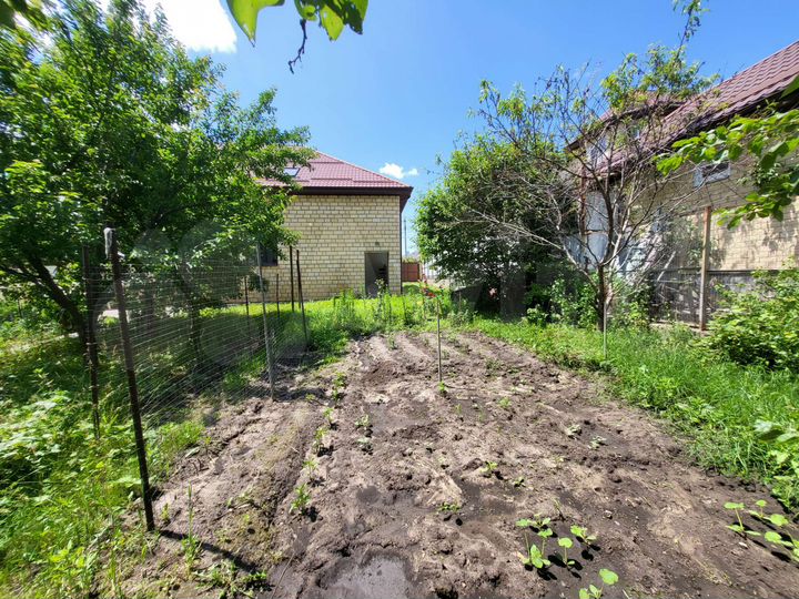 Дом 201 м² на участке 5 сот.