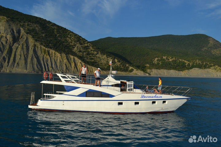 Морские прогулки, аренда катера, яхты