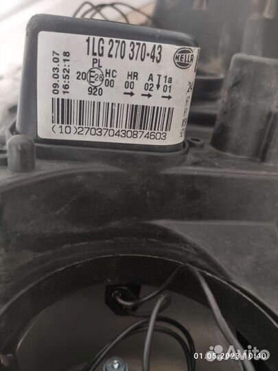 Opel Astra H фара правая