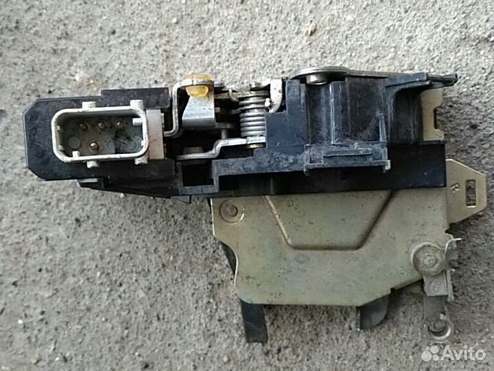 Замок передней правой двери BMW E39