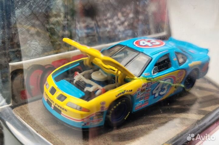 Hot Wheels Nascar Select 