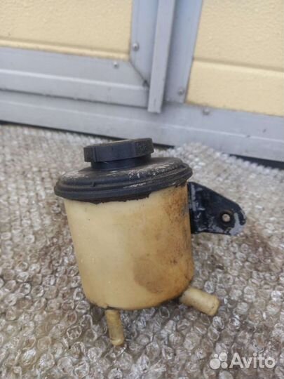 Nissan almera n16- бачок гура