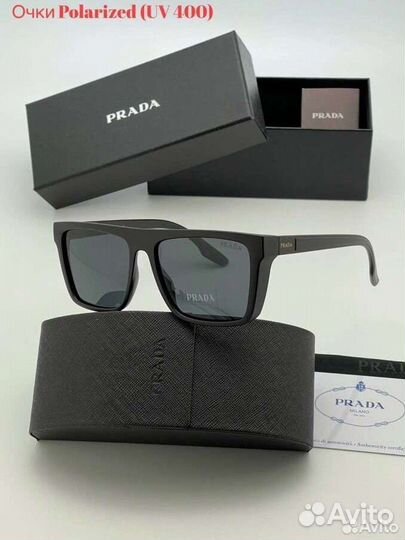 Солнцезащитные очки Prada