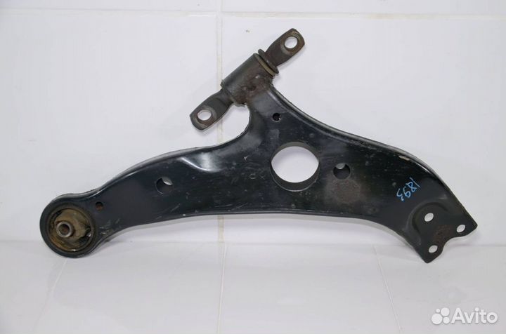Рычаг нижний передний правый Toyota Sienna 2 3.3