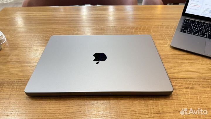 Macbook pro 14 m2 pro 16 512