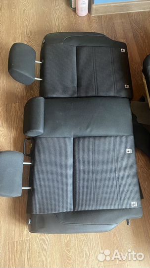 Задние сидения subaru forester sg