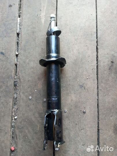 Стойка амортизатора