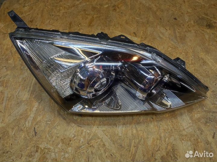 Фара правая ксенон Honda CR-V 3