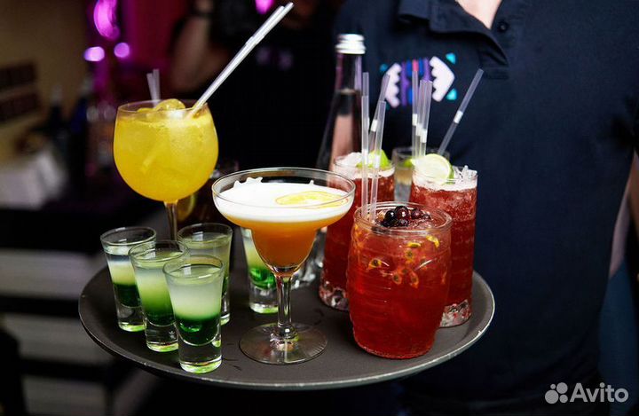 Бар с кухней в центре города