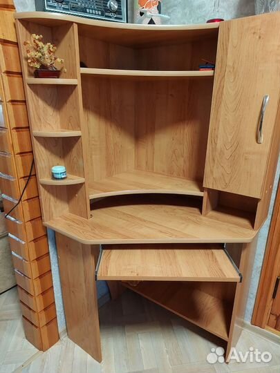 Компьютерный стол