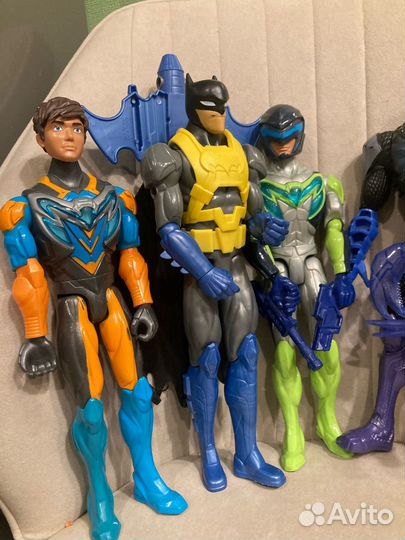 Игрушки по мультику Max Steel и Бэтмэн