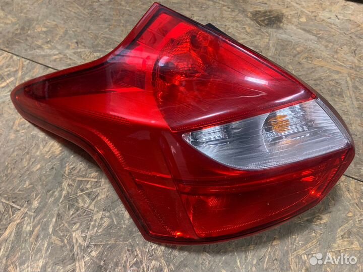Фонарь Ford Focus 3 задний левый диодный