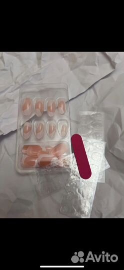 Накладные ногти с клеем