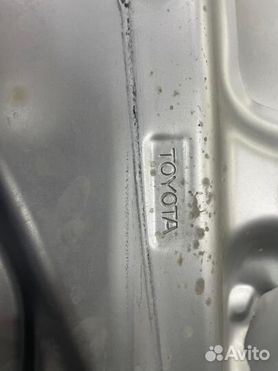 Капот оригинал Тойота Раф 4 2017г ресталинг