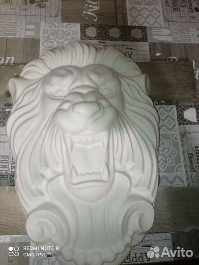 Барельеф льва