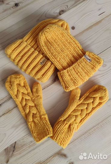 Шапка и варежки