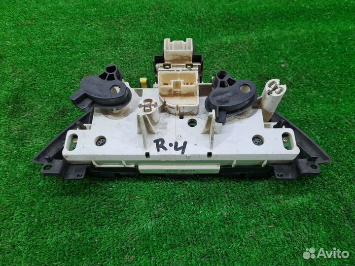 Блок управления отопителем Toyota RAV4 20