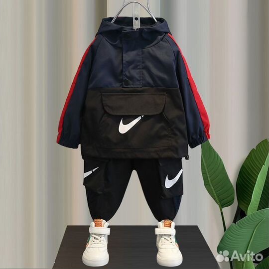 Спортивный костюм Nike 120 (5-6 лет)