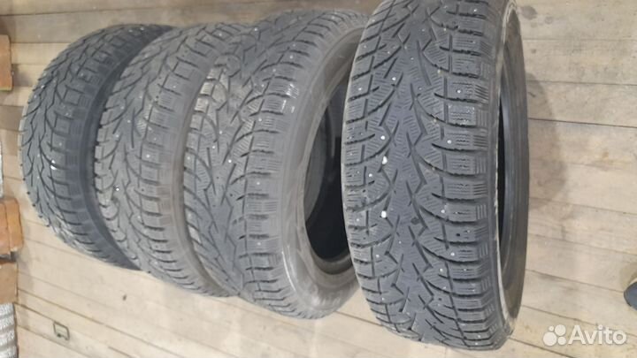 Toyo Observe G3-Ice 215/65 R16