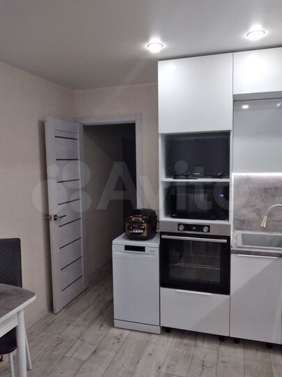 2-к. квартира, 74 м², 1/10 эт.