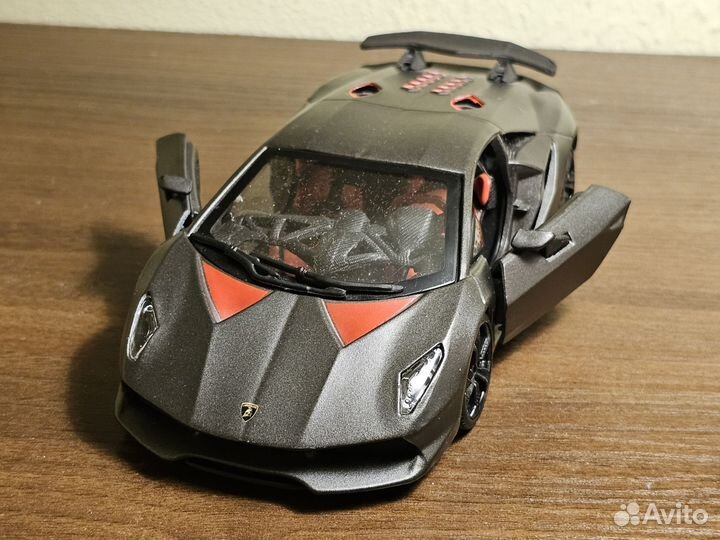 1:24 Bburago Lamborghini Sesto Elemento