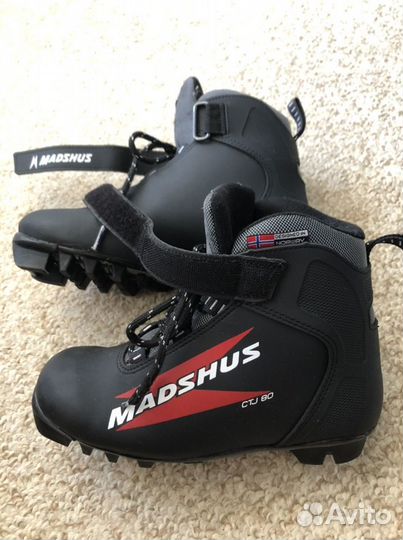Лыжные беговые ботинки 35р
