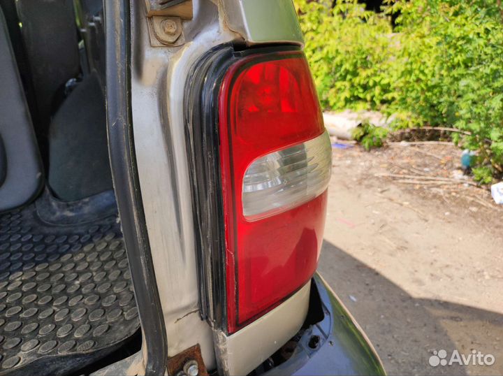 Задний правый фонарь Спортейдж 1